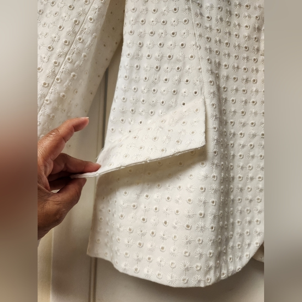 VALENTINO NWT White Eyelet Cotton Blend Blazer Jacket Italy Size 6 - Picture 8 of 17